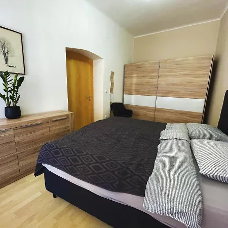 Viktorija Center Apartman *