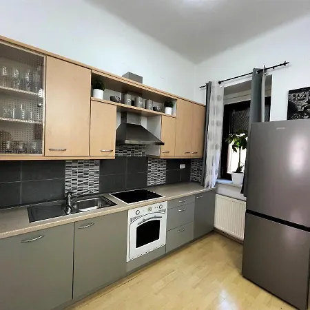 דירה Viktorija Center