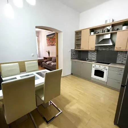 Viktorija Center * לובליאנה