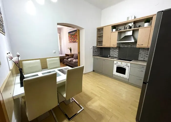 Viktorija Center * Lublana